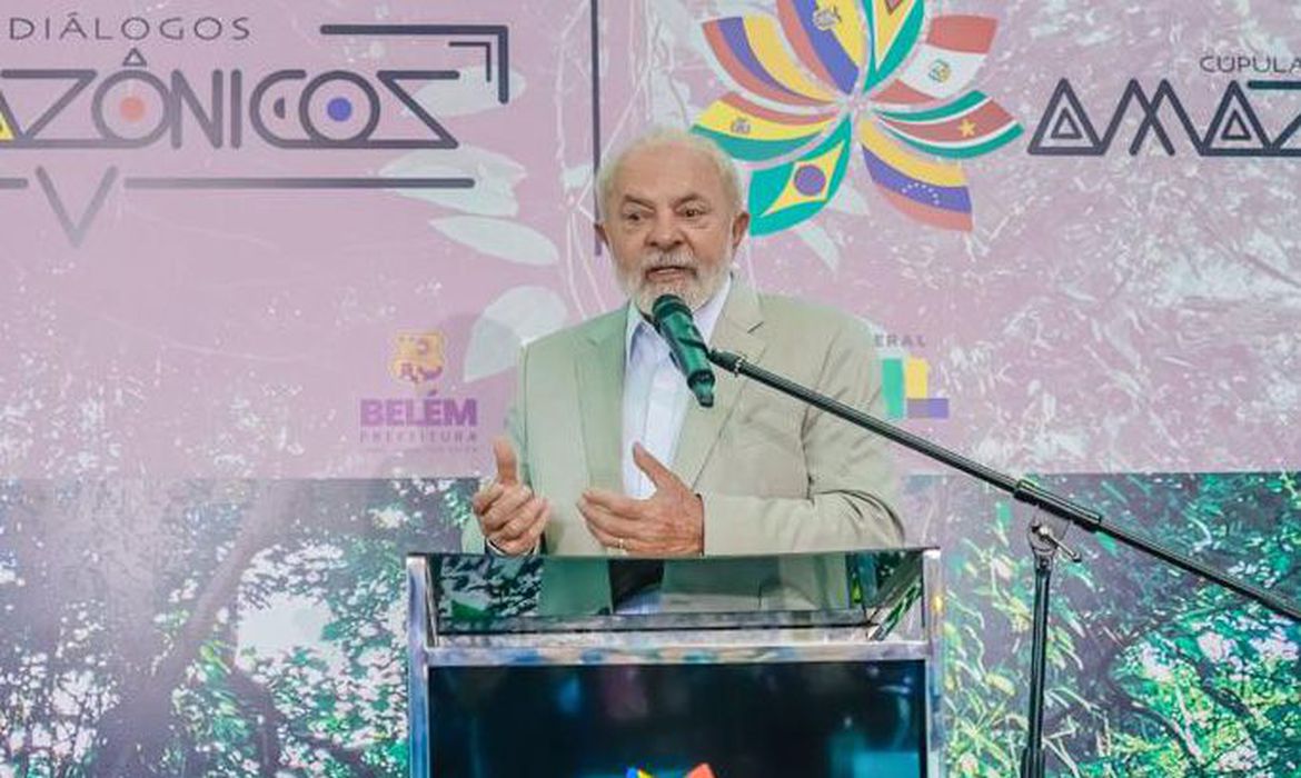 No momento, você está visualizando Lula defende resultado da Cúpula da Amazônia e seu documento final