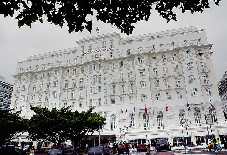 No momento, você está visualizando Copacabana Palace completa 100 anos apostando em luxo com tradição