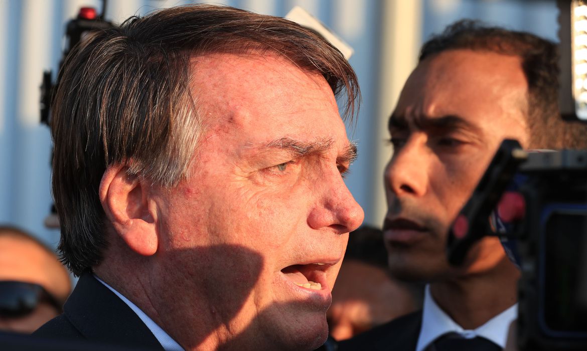 No momento, você está visualizando Defesa de Bolsonaro vai adotar medidas judiciais contra Delgatti