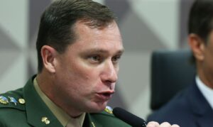 Leia mais sobre o artigo CPMI discute reconvocação de Mauro Cid após novas denúncias