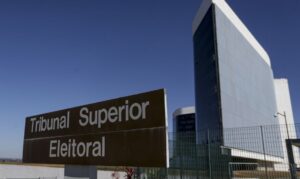 Leia mais sobre o artigo Corregedor do TSE vota contra pedido de Bolsonaro por ação contra Lula