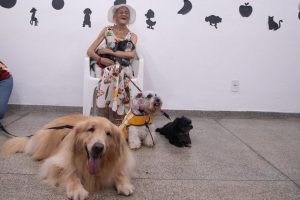 Leia mais sobre o artigo Prefeitura de Manaus retoma o projeto ‘Terapia Assistida por Animais’ para idosos da Fundação Doutor Thomas
