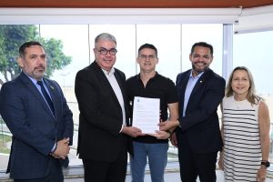 Leia mais sobre o artigo Prefeito apoia candidatura brasileira para sediar a Copa do Mundo Feminina de 2027 e Manaus como cidade-sede