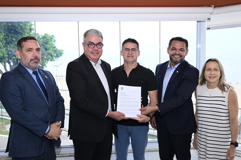 No momento, você está visualizando Prefeito apoia candidatura brasileira para sediar a Copa do Mundo Feminina de 2027 e Manaus como cidade-sede