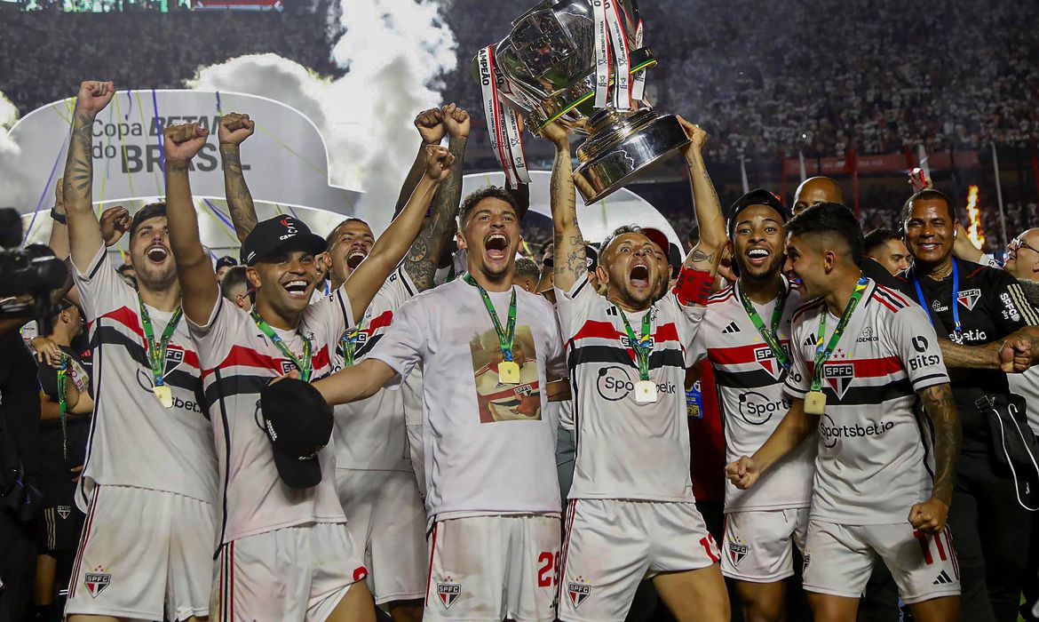 No momento, você está visualizando São Paulo segura o Fla e conquista título inédito da Copa do Brasil