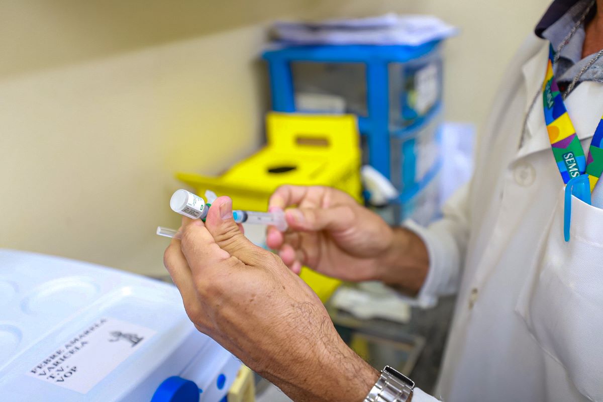 No momento, você está visualizando Prefeitura prossegue com oferta da vacina contra a Covid-19 em 74 unidade de saúde esta semana