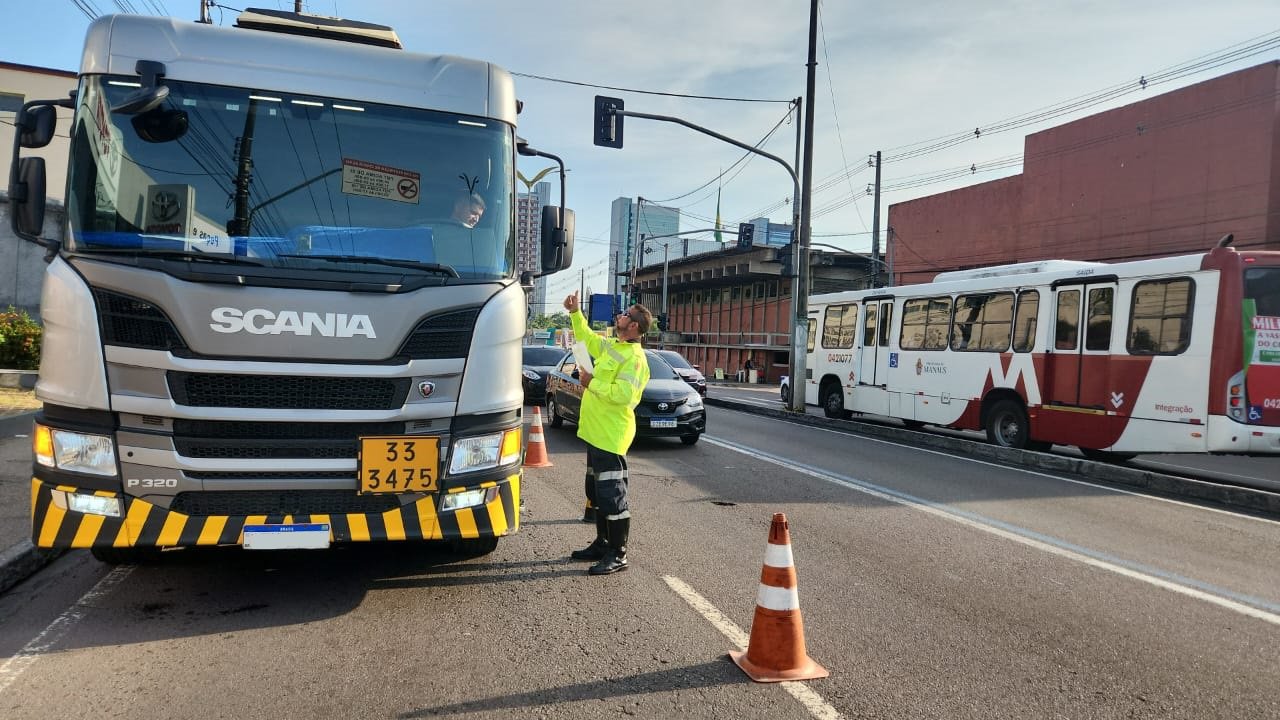 No momento, você está visualizando Prefeitura intensifica fiscalização de veículos de grande porte na zona Centro-Sul de Manaus