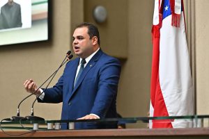 Leia mais sobre o artigo Lei de Roberto Cidade que normatiza divulgação de informações sobre pacientes internados sem identificação é sancionada