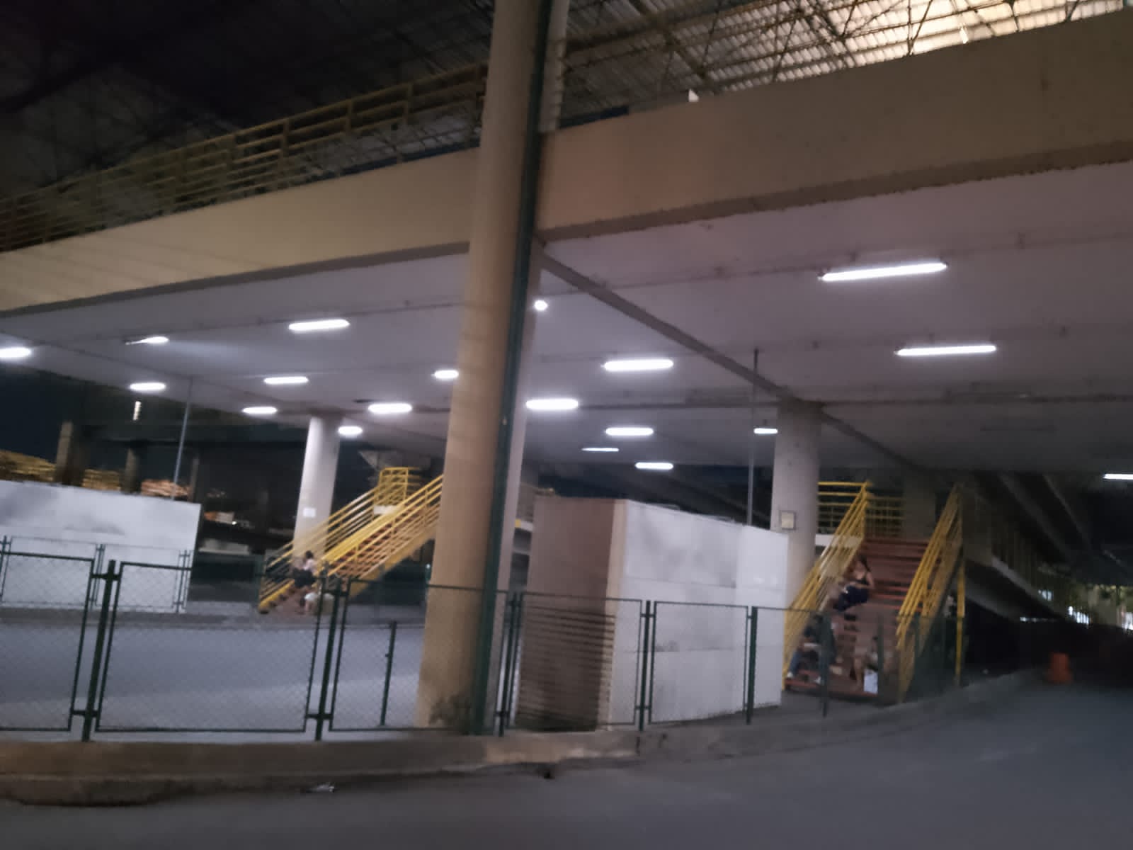 No momento, você está visualizando Prefeitura repara serviço de iluminação no Terminal de Integração 5 após furto de fios