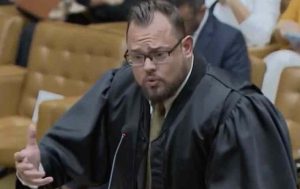 Leia mais sobre o artigo Solidariedade expulsa advogado que defendeu réu por atos golpistas