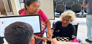 Leia mais sobre o artigo Cidadã exemplar: eleitora indígena de 105 anos tira título pela 1º vez 