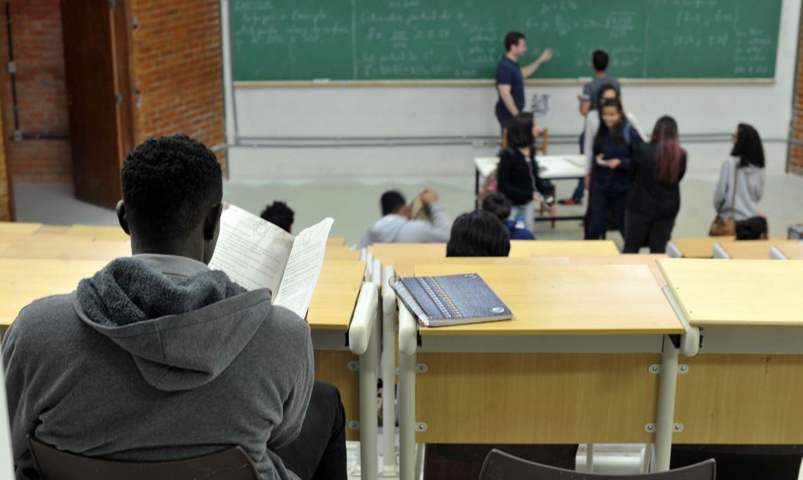No momento, você está visualizando Escolas particulares terão um reajuste médio de 9% em 2024