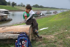 Leia mais sobre o artigo ‘Aula em Casa’ será retomada para atender alunos afetados pela seca no Amazonas