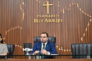 Leia mais sobre o artigo Roberto Cidade destina R$ 4,5 milhões para ribeirinhos e indígenas afetados pela seca severa no Amazonas