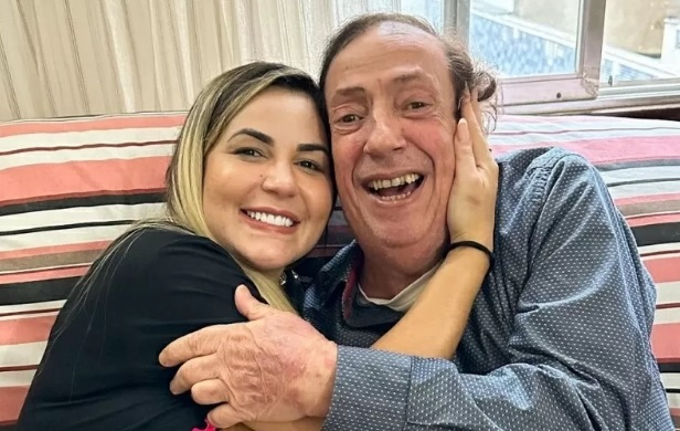 No momento, você está visualizando Deolane doa R$ 50 mil para ator Marcos Oliveira, o Beiçola