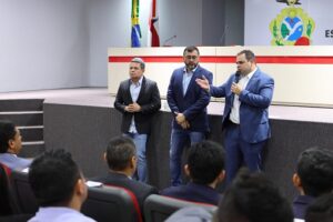 Leia mais sobre o artigo Trabalho integrado entre Assembleia e Governo do Estado agilizou convocação de profissionais da Segurança Pública, afirma Roberto Cidade