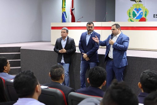 No momento, você está visualizando Trabalho integrado entre Assembleia e Governo do Estado agilizou convocação de profissionais da Segurança Pública, afirma Roberto Cidade