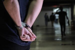 Leia mais sobre o artigo Foragido é identificado e preso ao solicitar inscrição no CPF para solicitar novo RG