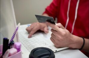 Leia mais sobre o artigo Polícia orienta sobre compras seguras durante as promoções da Black Friday