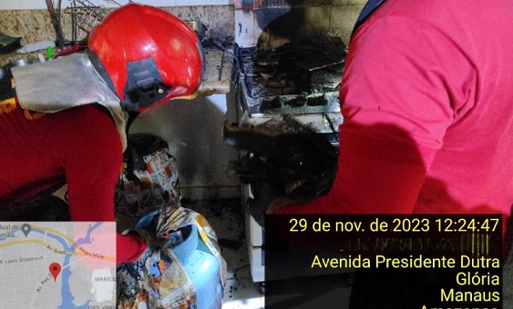 No momento, você está visualizando Em ação rápida, bombeiros evitam propagação de incêndio em casa no bairro da Glória