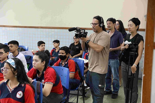 No momento, você está visualizando Rede de Tv Japonesa NHK produz reportagem sobre escola bilíngue de Manaus