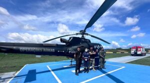 Leia mais sobre o artigo Idoso é resgatado de helicóptero devido à seca em comunidade rural de Manaus