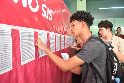 No momento, você está visualizando UEA divulga lista dos aprovados no Vestibular e SIS nesta quinta