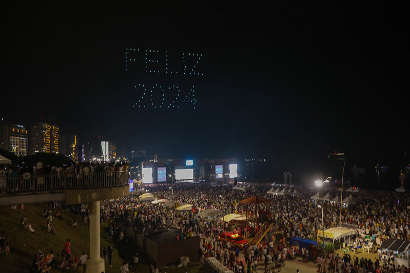 No momento, você está visualizando “O Maior Réveillon de Todos” celebra chegada de 2024 com grandes atrações e espetáculo de drones na Ponta Negra