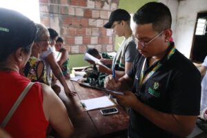 Leia mais sobre o artigo Governo do Amazonas dá assistência a famílias atingidas por incêndio na zona sul de Manaus 
