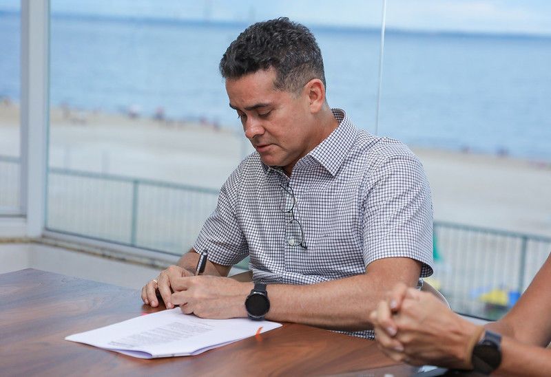 No momento, você está visualizando David Almeida nomeia mais 200 ACSs para reforçar equipes de saúde em Manaus