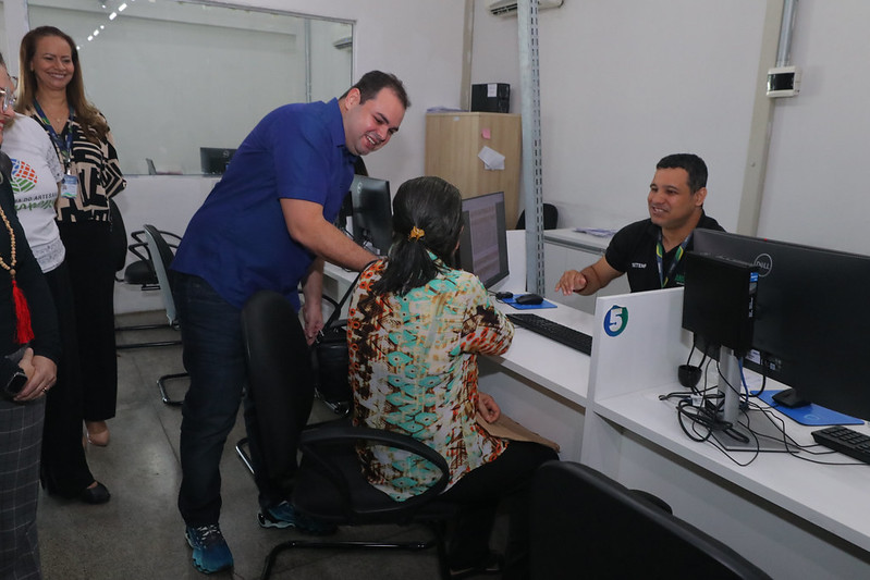 No momento, você está visualizando Governador em exercício, Roberto Cidade, visita Sine Amazonas