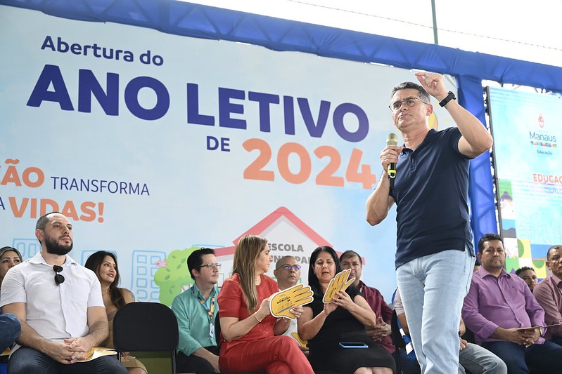 No momento, você está visualizando David Almeida abre ‘Ano Letivo 2024’ na rede municipal e destaca investimentos