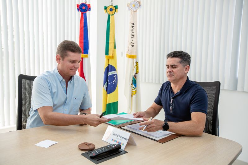 No momento, você está visualizando David Almeida decreta medidas para economizar R$ 120 milhões em despesas 