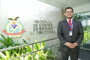 Leia mais sobre o artigo Servidor do TCE-AM recebe certificação internacional inédita na região Norte