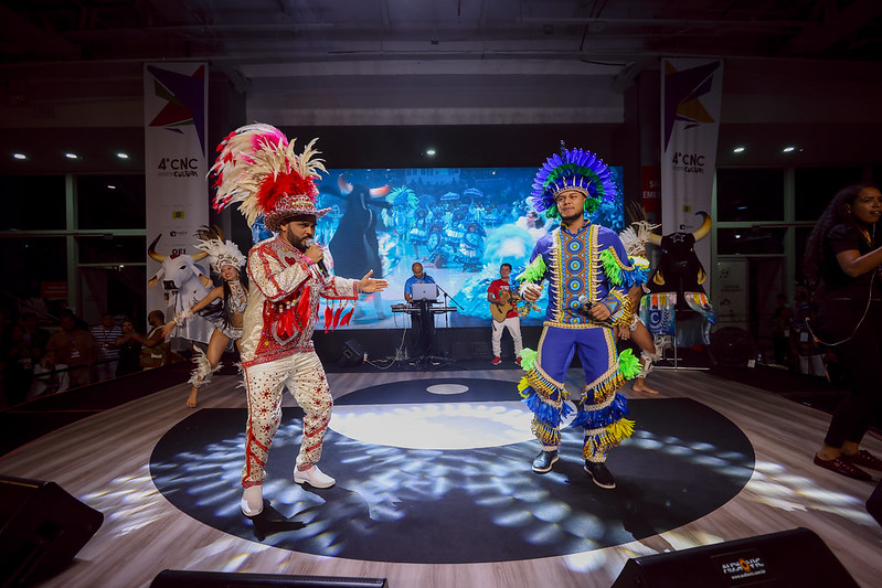 No momento, você está visualizando Caprichoso e Garantido se apresentam na 4ª Conferência Nacional de Cultura a emocionam o público