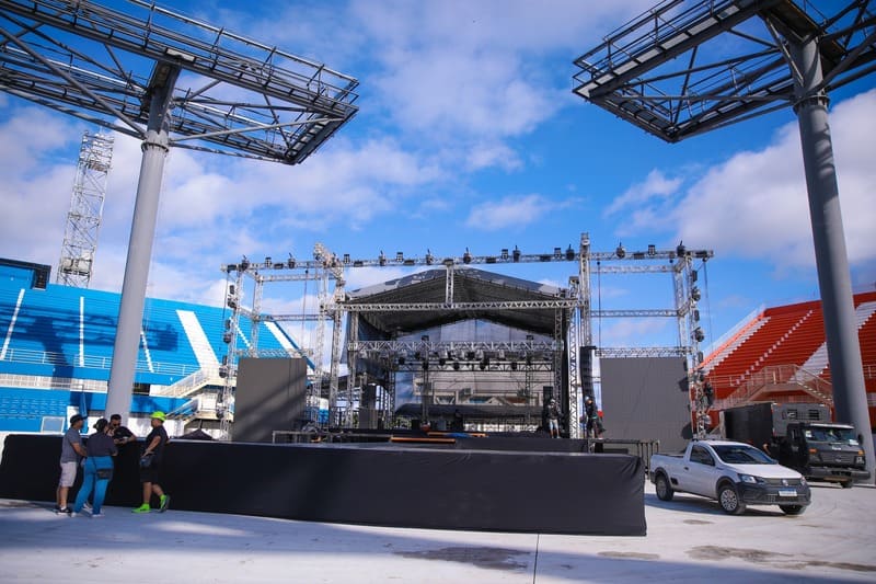 No momento, você está visualizando Visita técnica no Bumbódromo alinha os detalhes da festa de lançamento do 57º Festival de Parintins