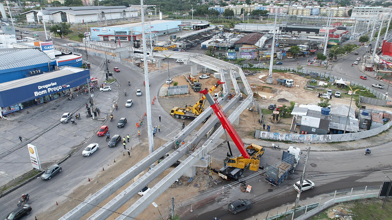 No momento, você está visualizando Viaduto Rei Pelé toma forma com 18 vigas implantadas pela Prefeitura de Manaus