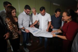 Leia mais sobre o artigo Wilson Lima vistoria prédio da antiga Receita Federal que será transformado em moradias pelo Amazonas Meu Lar