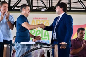 Leia mais sobre o artigo Prefeitura empossa Jender Lobato como novo diretor-presidente da Manauscult