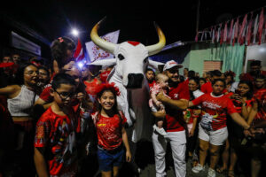 Leia mais sobre o artigo Tradicional Ladainha do Boi Garantido atrai multidão para cumprir a promessa do fundador e aniversário do bumbá