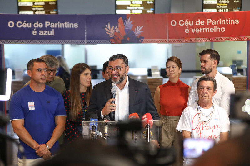 No momento, você está visualizando Wilson reforça compromisso do Governo do Amazonas com a geração de emprego e renda no Festival de Parintins 2024 em apresentação de aeronave temática da Azul