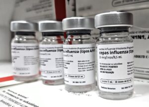 Leia mais sobre o artigo Amazonas recebe mais de 500 mil doses de vacina contra influenza para campanha de imunização contra a doença