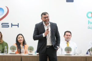 Leia mais sobre o artigo Wilson Lima anuncia implementação de transplantes de fígado no Hospital Delphina Aziz