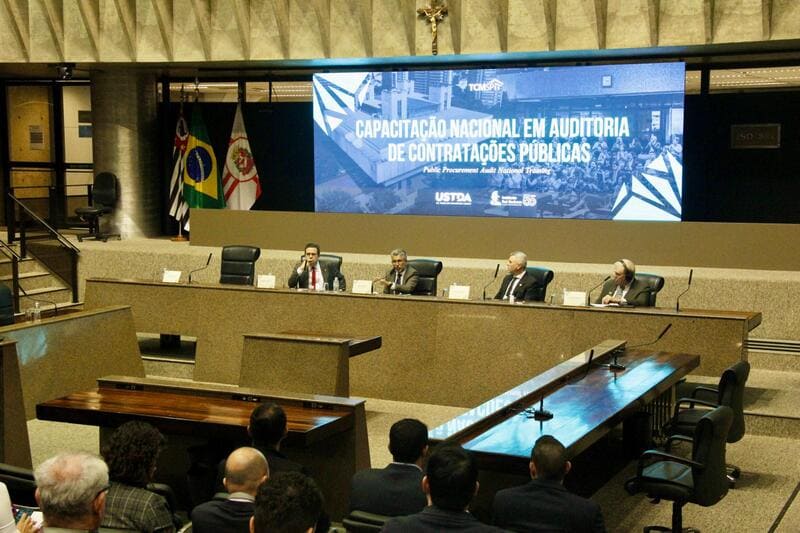 No momento, você está visualizando Auditores do TCE-AM participam de capacitação nacional em auditoria de contratações públicas