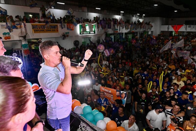 No momento, você está visualizando David Almeida é recebido com festa na zona Sul de Manaus
