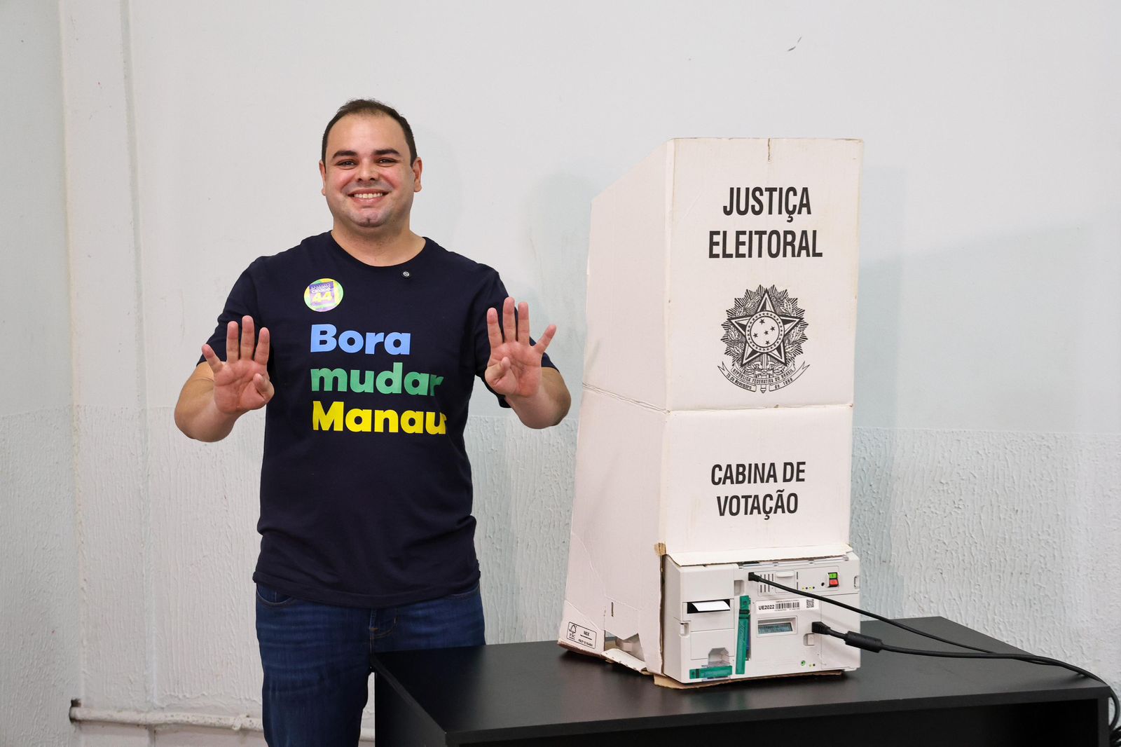 No momento, você está visualizando “Nossas propostas estão na boca do povo”, destaca Roberto Cidade ao votar neste domingo, confiante no segundo turno