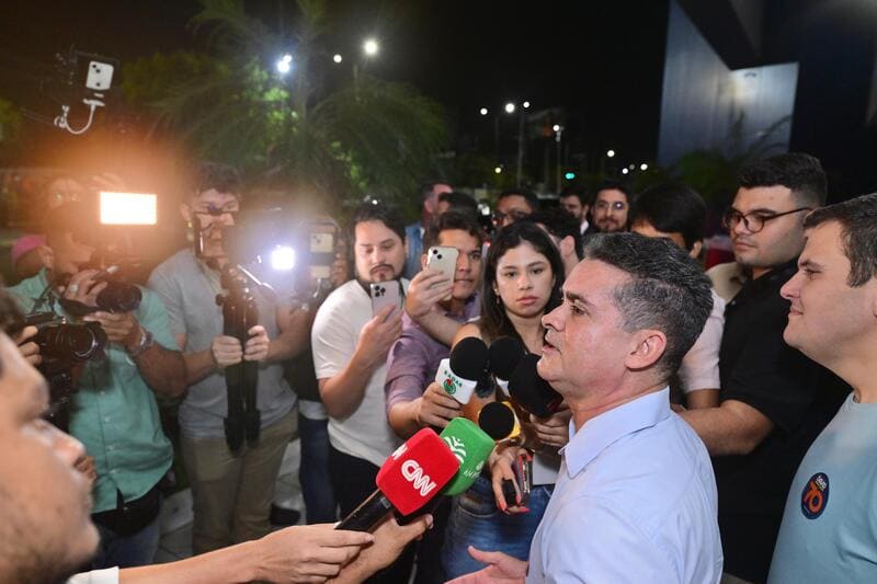 No momento, você está visualizando Band TV: David Almeida desconstrói narrativas de Alberto Neto e vence mais um debate neste segundo turno