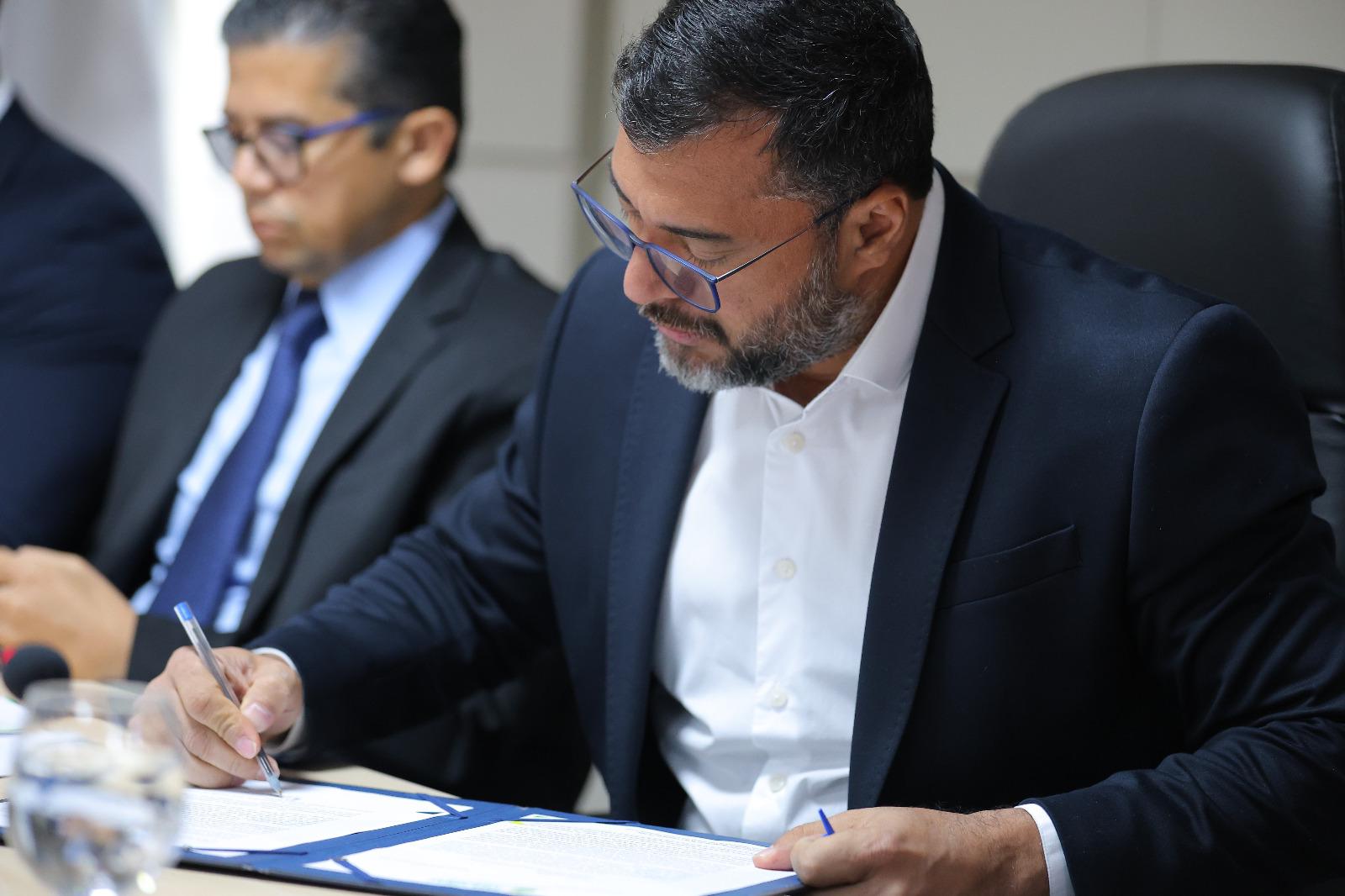 No momento, você está visualizando Wilson Lima decreta ponto facultativo nos dias 25 e 28 de outubro e serviços essenciais do estado serão mantidos
