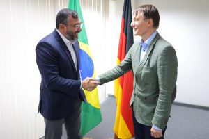 Leia mais sobre o artigo Wilson Lima apresenta projetos sustentáveis do Amazonas em reunião com delegações da Alemanha