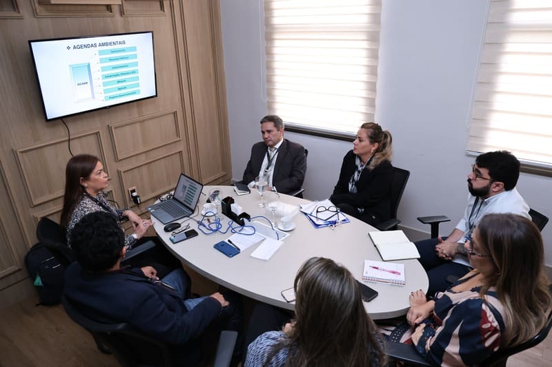 No momento, você está visualizando Comitê de Enfrentamento às Queimadas realiza reunião para alinhar estratégias no TCE-AM